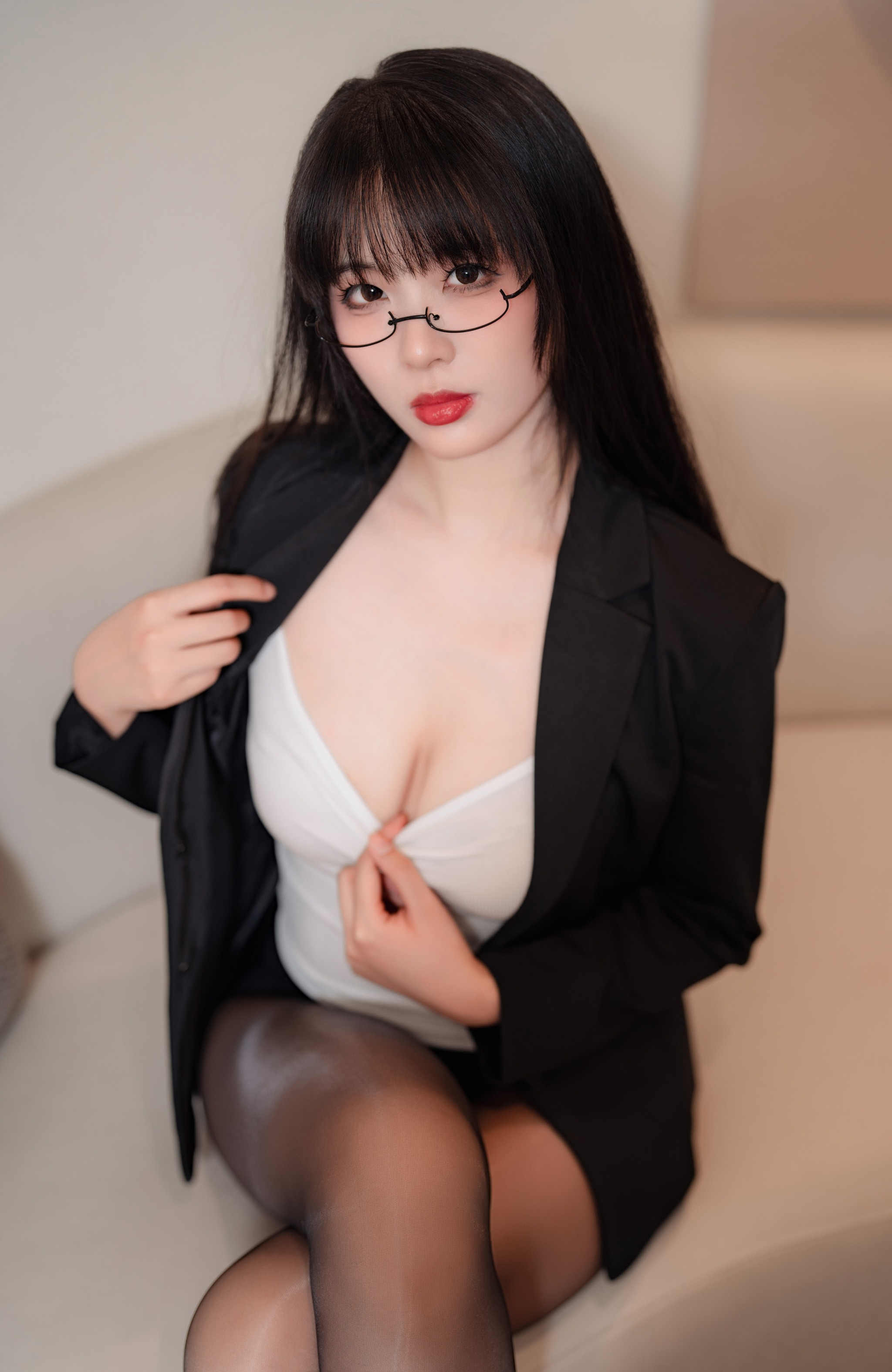 轩萧学姐 - NO.066 下班后OL [72P]-XikXak